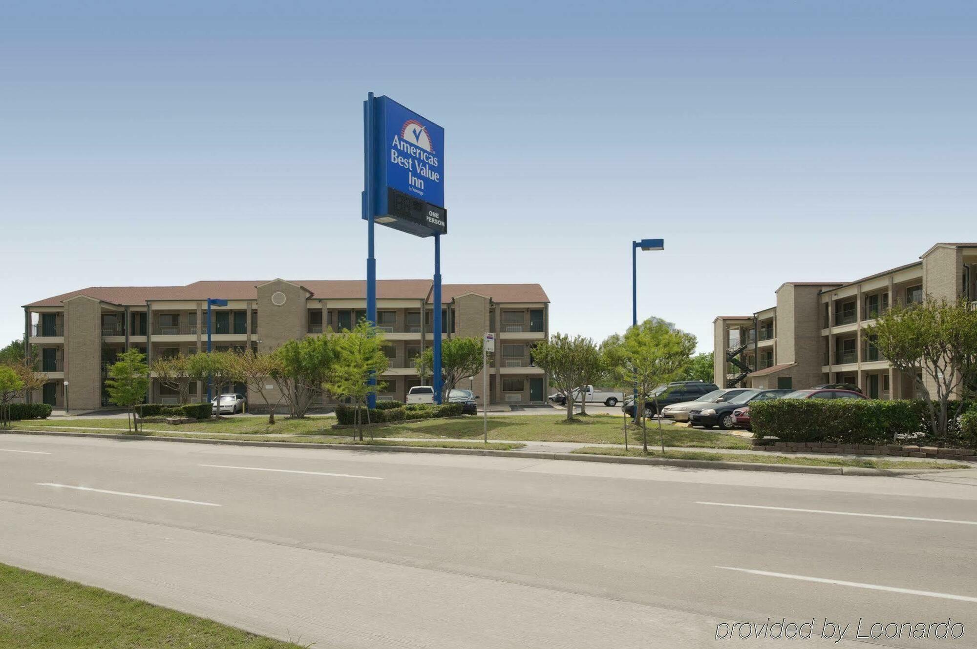 Howard Johnson By Wyndham Houston Hobby Exterior photo